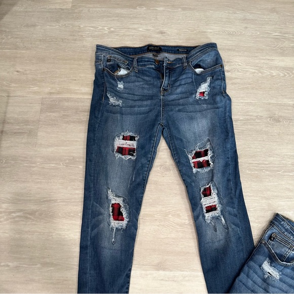 2 pair Judy Blue size 15/32 patched stretch skinny jeans - Picture 4 of 12